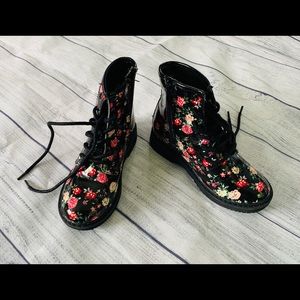 Removing 12/30: Children’s Place patent boots